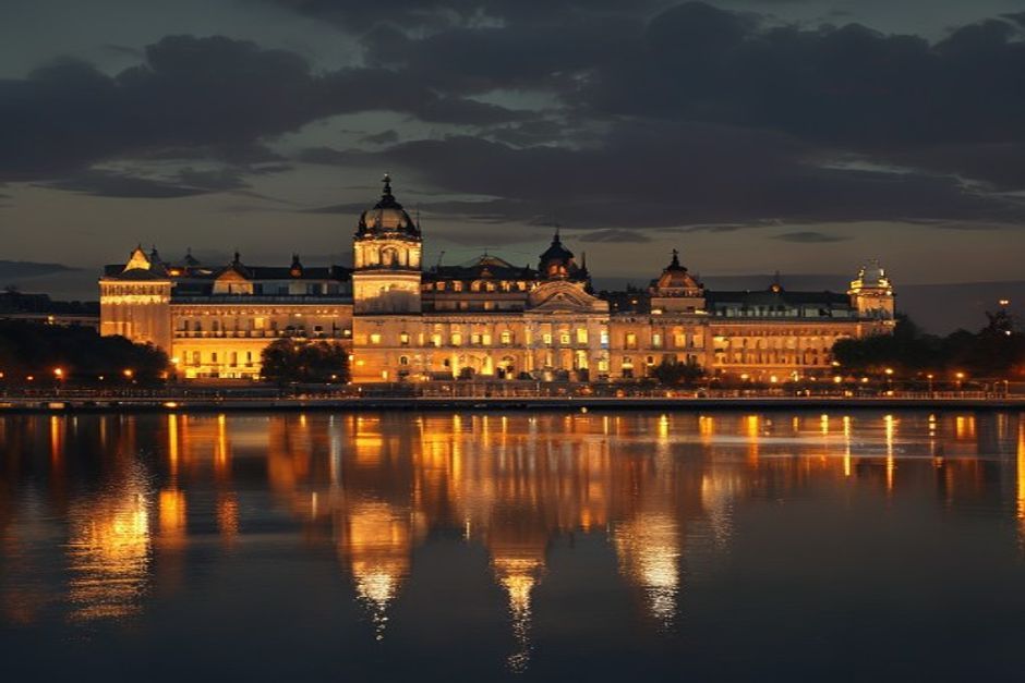 Orbán Faces Rising Internal Criticism Ahead of Vote