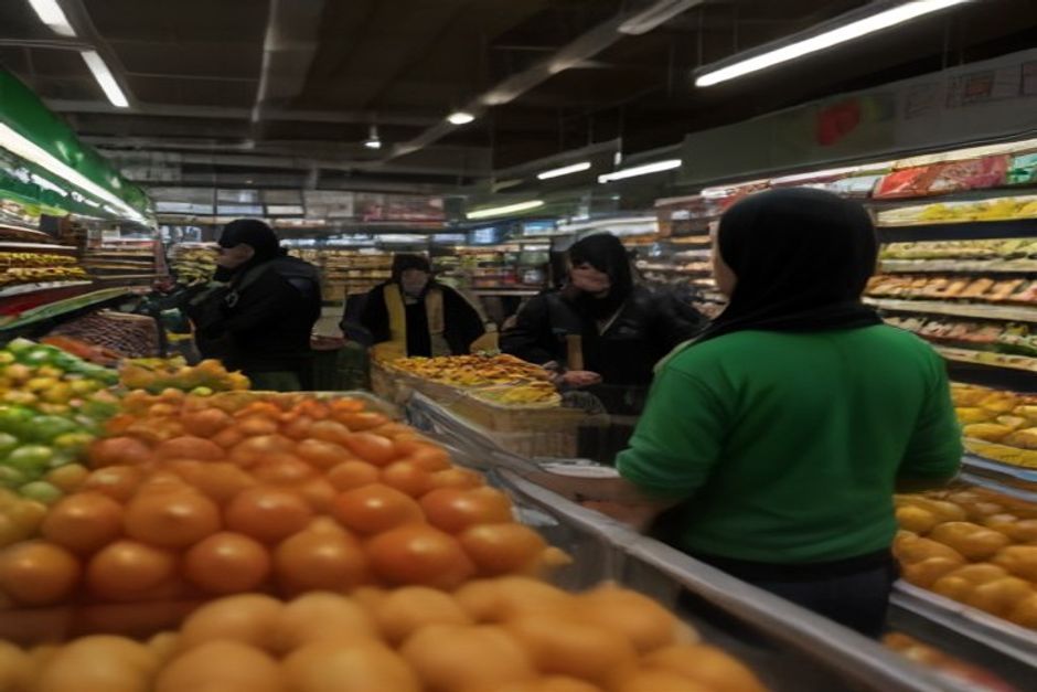 Spinneys Profit Dip Amid Regional Tensions